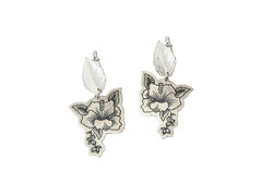 Серебряные серьги в форме цветка с резным листком «Розанель»